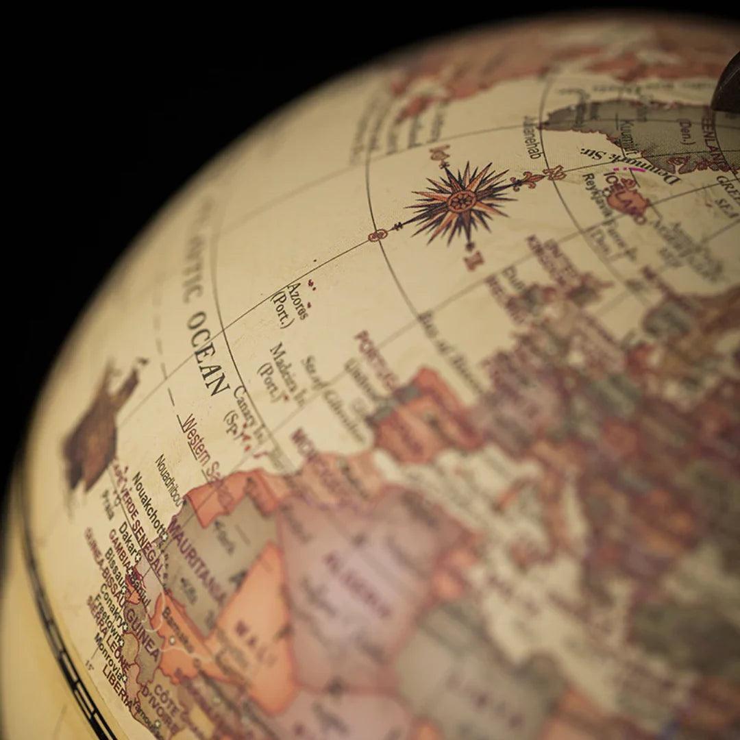 GLOBO DE MADEIRA VINTAGE