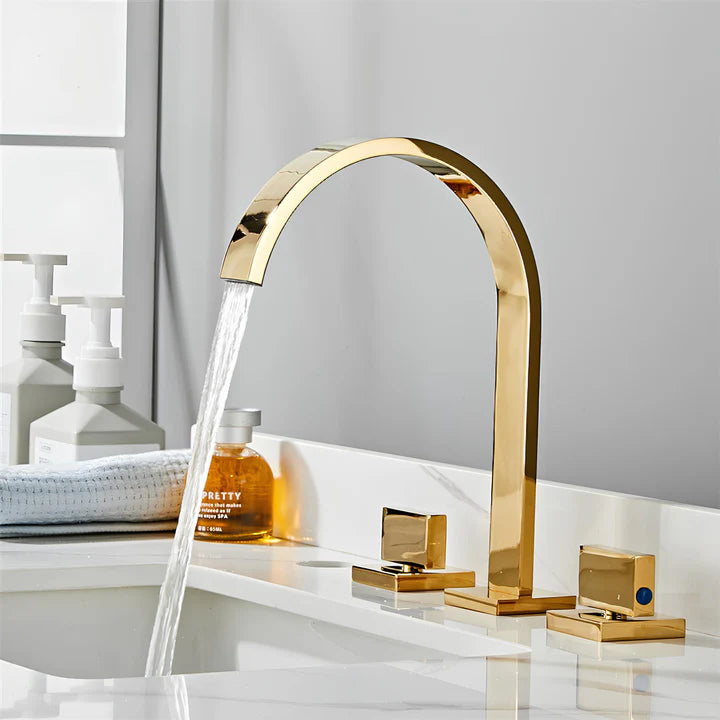 Torneira de piso banheira contemporânea,
Torneira de banheira preto fosco luxo,
Torneira de piso com acabamento premium,
Torneira de banheira retrô moderna preta,
Torneira piso banheira minimalista moderno,
Torneira de imersão banheira design luxuoso,