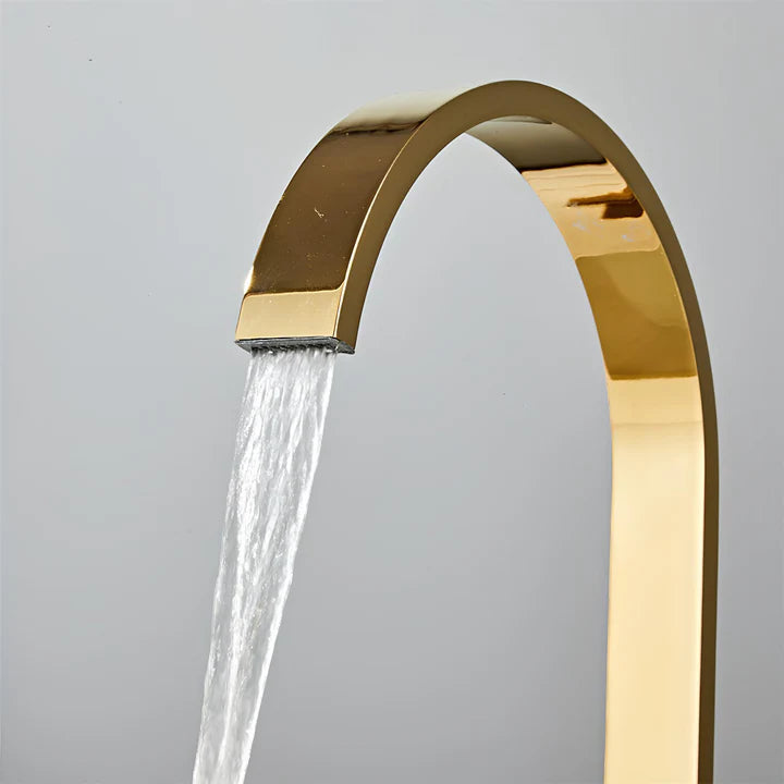 Torneira de piso banheira contemporânea,
Torneira de banheira preto fosco luxo,
Torneira de piso com acabamento premium,
Torneira de banheira retrô moderna preta,
Torneira piso banheira minimalista moderno,
Torneira de imersão banheira design luxuoso,