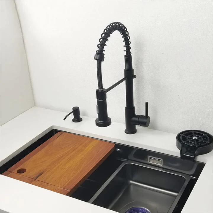 torneiras cozinha preta